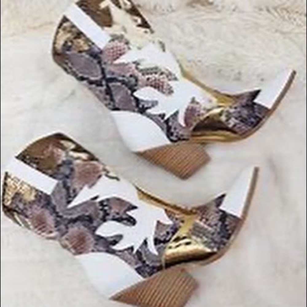 Metallic white cow girl boots